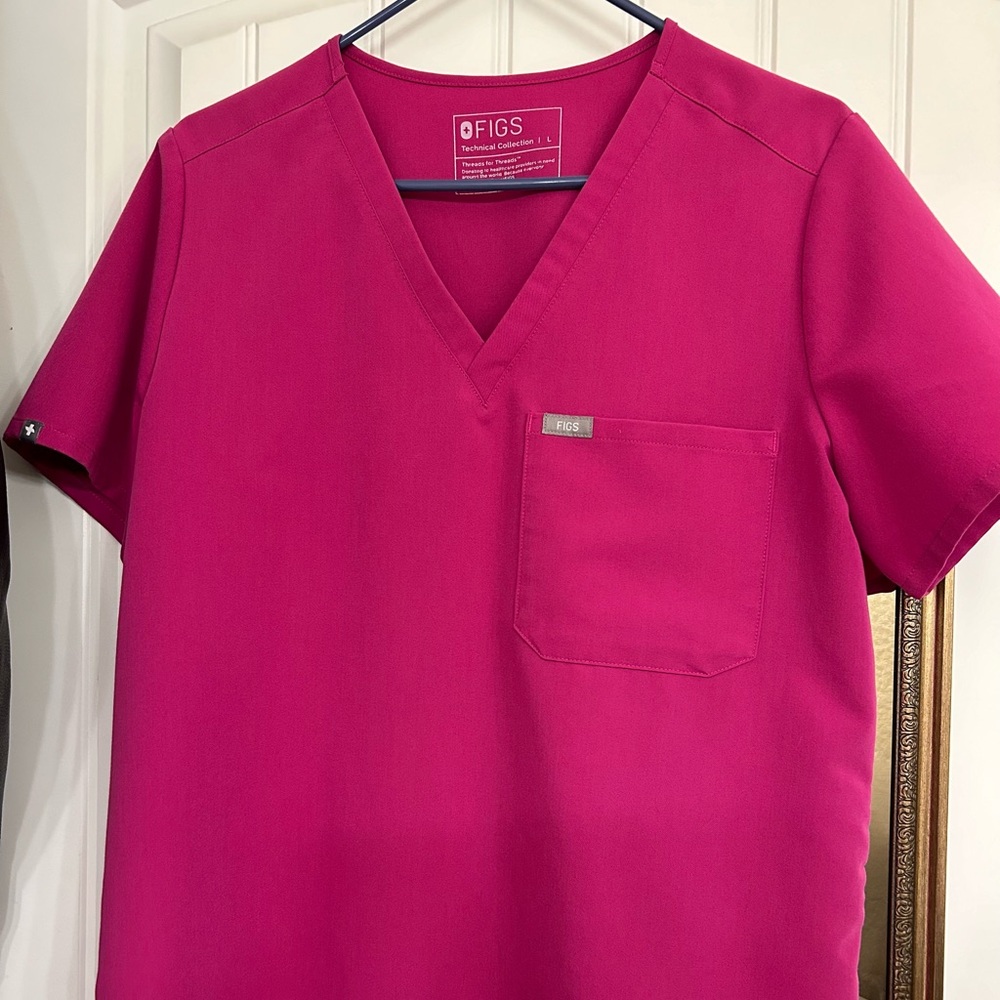 Figs Catarina top. Size large. Like new, worn once.